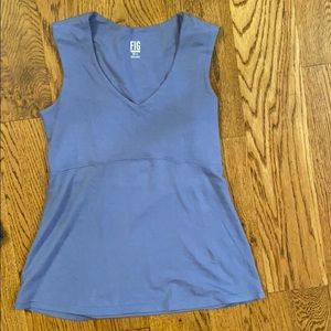 Canada Fig brand Periwinkle V-neck voyage Med top